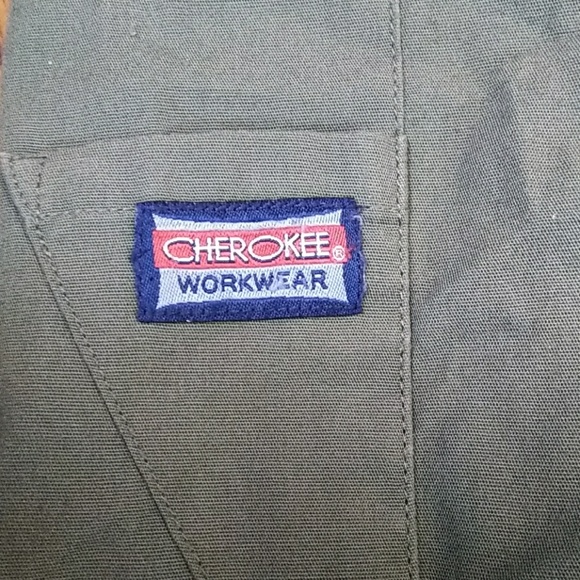 Olive Green Work Scrubs - Picture 2 of 4